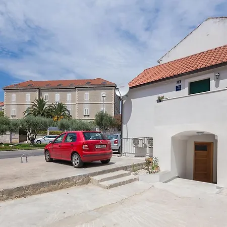 Bliss With Free Parking *