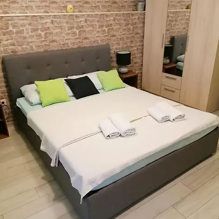 Bliss With Free Parking * 스플리트