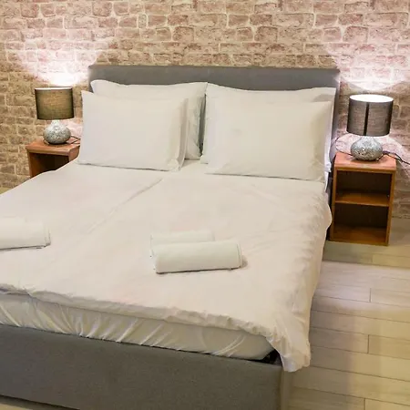 Apartment Bliss With Free Parking *