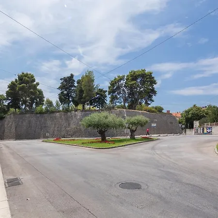 Bliss With Free Parking